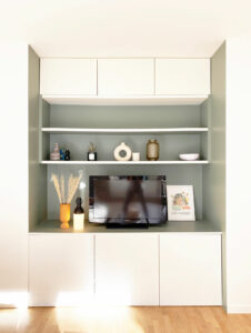 Areha - Entreprise Generale de Batiment - Realisations - menuiserie sur mesure étagère meuble tv