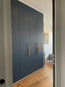 Areha - Entreprise Generale de Batiment - Realisations - menuiserie sur mesure - armoire penderie