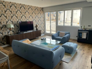 Areha - Entreprise Generale de Batiment - Realisations - salon style années 70 parquet papier peint