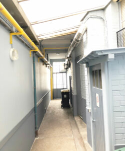 Areha - Entreprise Generale de Batiment - Realisations - rénovation couloir parties communes immeubles local poubelle