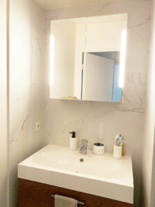 Areha - Entreprise Generale de Batiment - Realisations - Refection salle de bain petit espace pose de carrelage